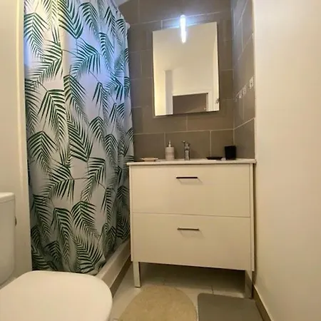 Apartment T2 Avec Piscine A Sainte-maxime, Calme, Proche Commerces Et Loisirs. - Fr-1-226-537 Sainte-Maxime
